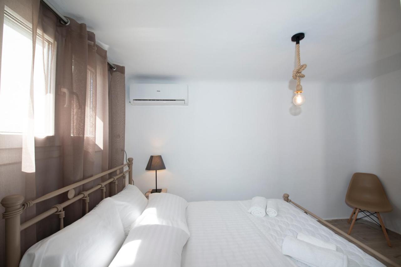 Superior Beachfront Apartment 1 With View To The Aegean Sea Panormos  Buitenkant foto